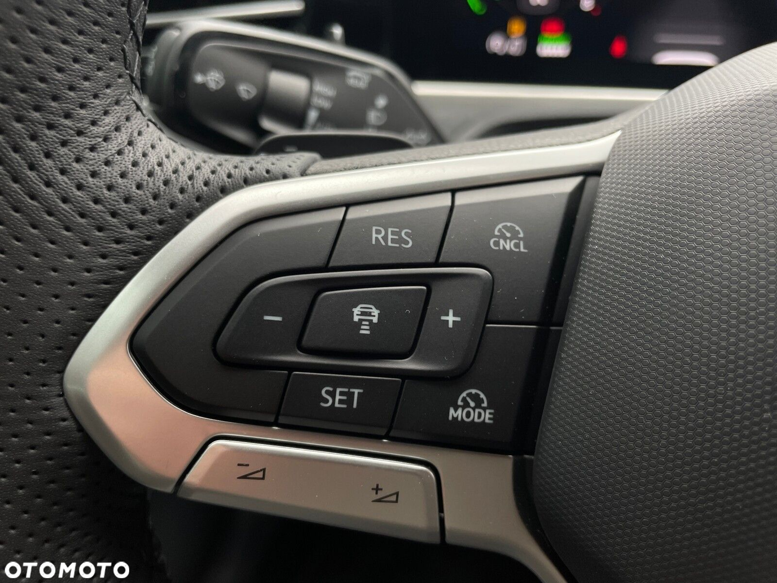 Volkswagen Passat - 15