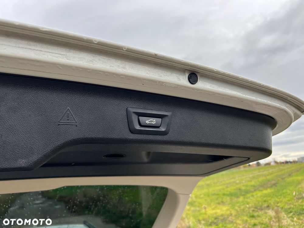 BMW Seria 5 520d Sport Line - 39