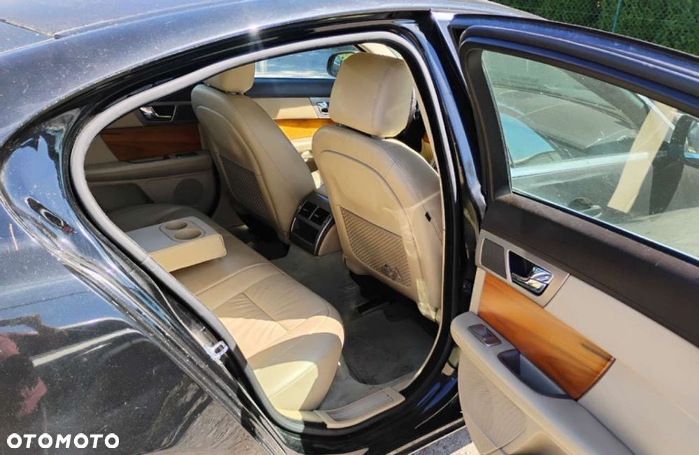Jaguar XF - 30