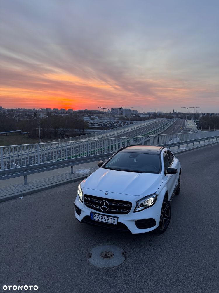 Mercedes-Benz GLA 220 4-Matic AMG Line - 2