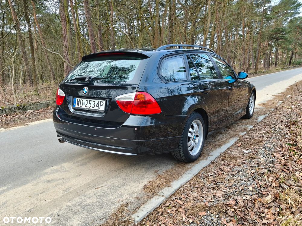 BMW Seria 3 318i - 15