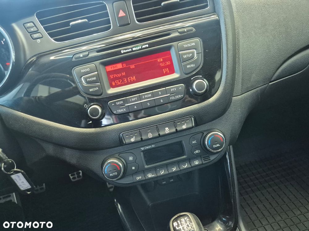 Kia Ceed 1.6 CRDi 128 Platinum Edition - 22