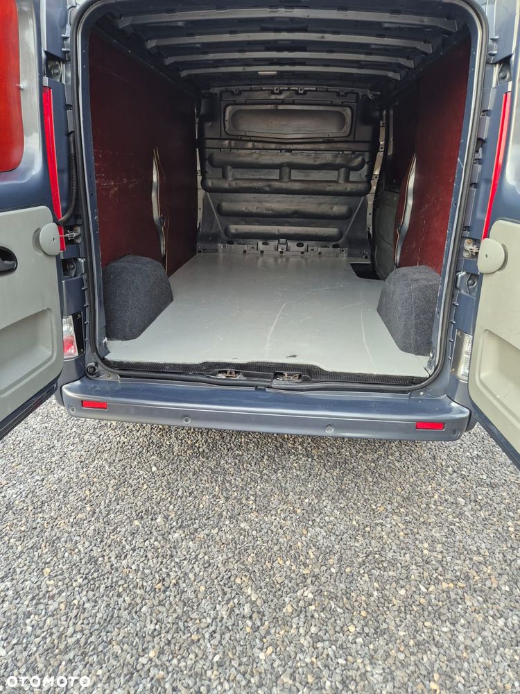 Opel Vivaro - 11