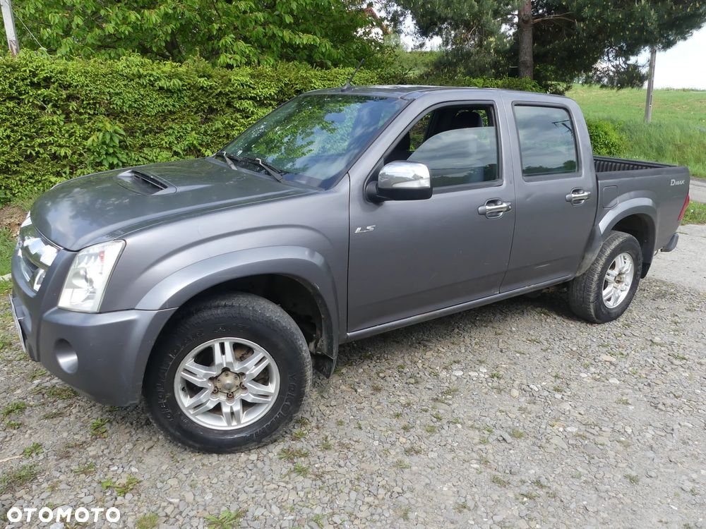Isuzu D-Max 2.5d DC Custom - 16