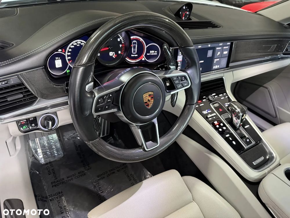 Porsche Panamera - 22