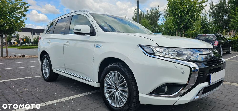 Mitsubishi Outlander Intense + - 9