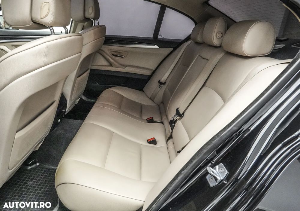BMW Seria 5 520d xDrive - 17