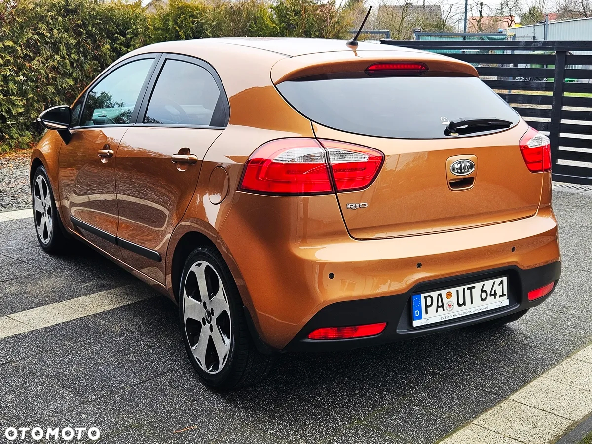 Kia Rio - 26