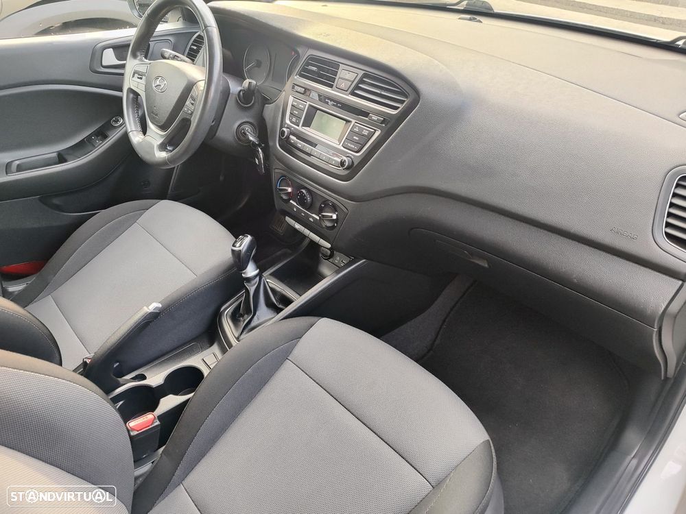 Hyundai i20 1.1 CRDi Access Plus - 12