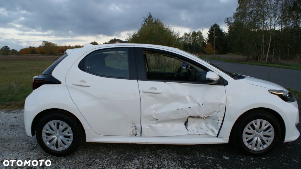 Toyota Yaris - 4