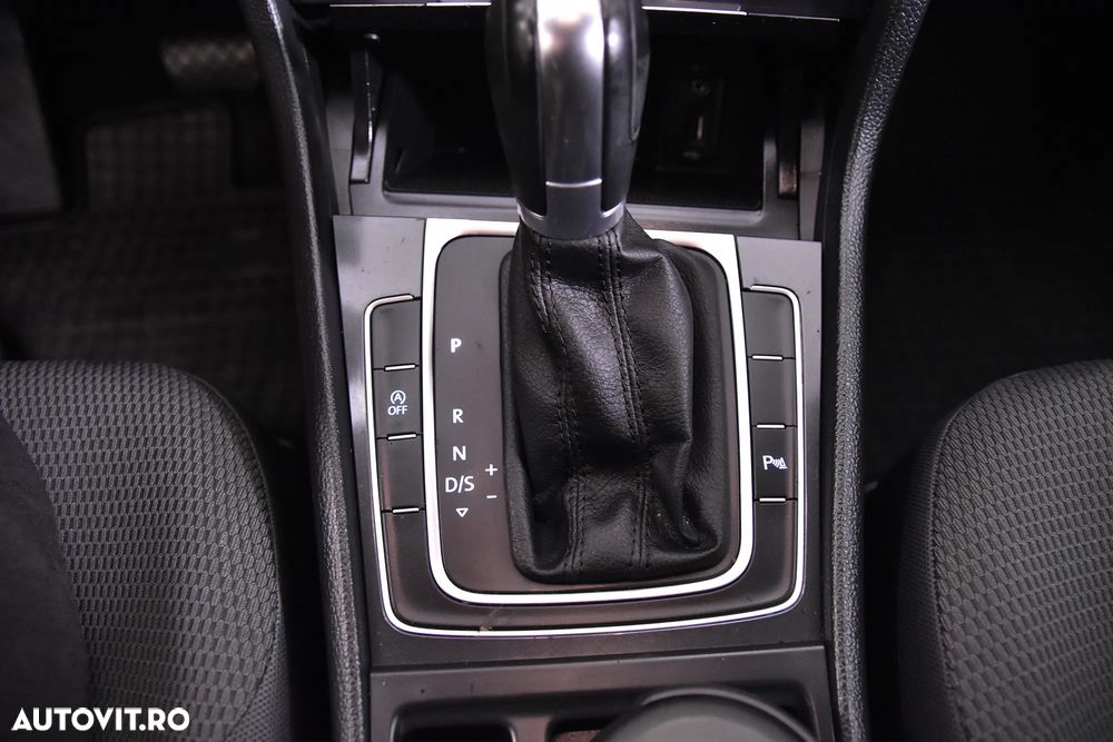 Volkswagen Golf - 17