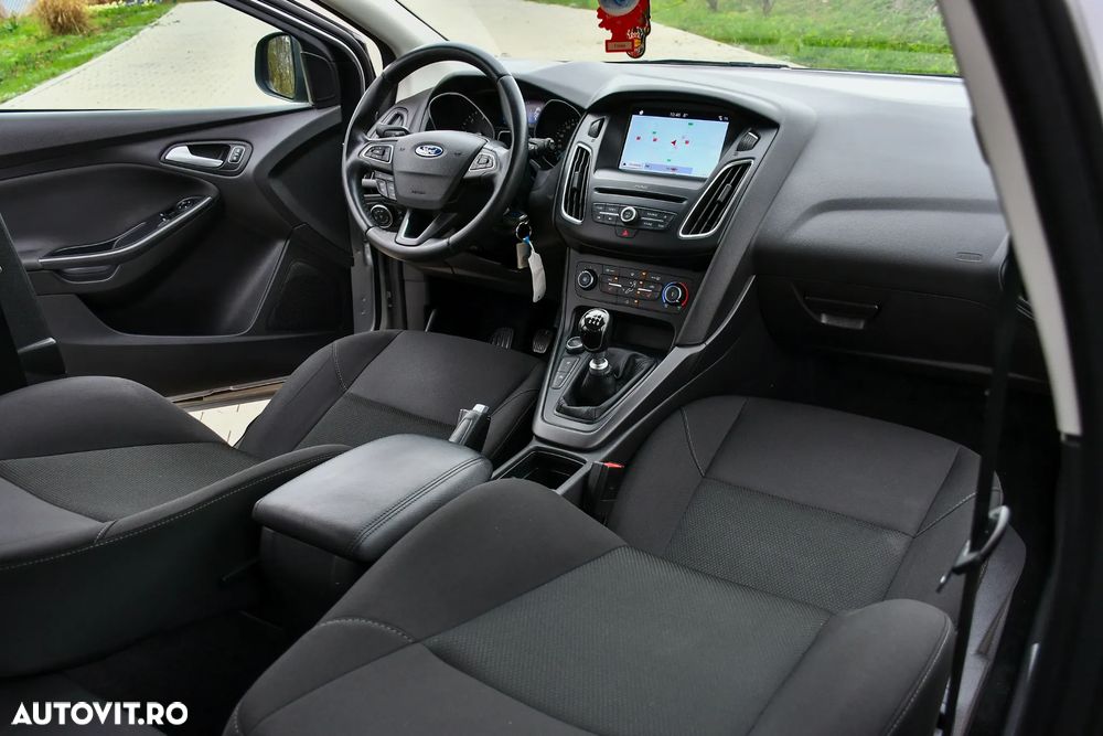 Ford Focus 1.5 TDCi DPF Start-Stopp-System Business - 8