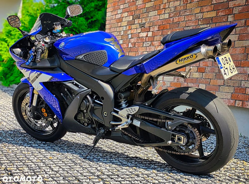 Yamaha R1 - 14