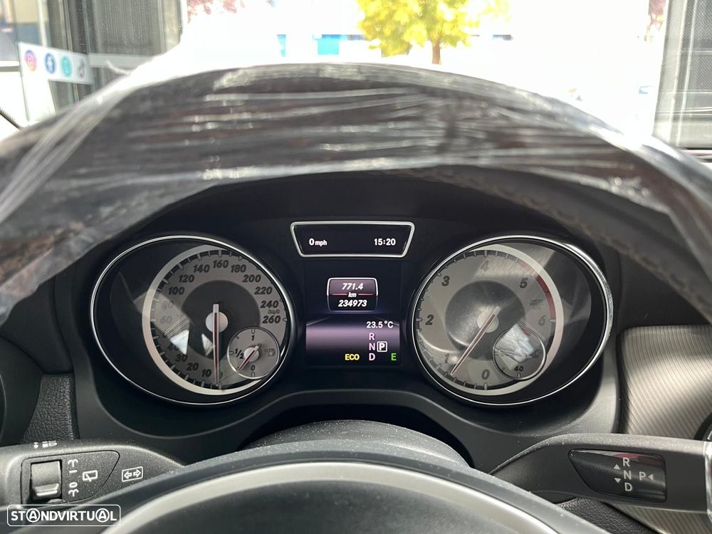 Mercedes-Benz GLA 220 CDi Urban 4-Matic - 14