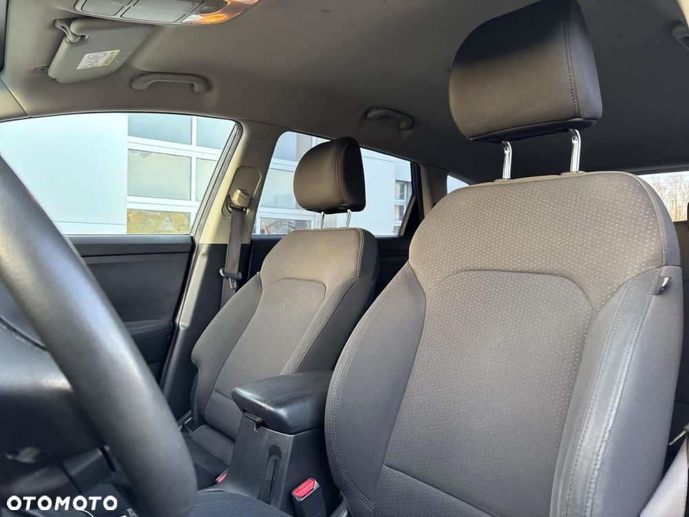 Kia Carens 1.7 CRDi L 7os - 12