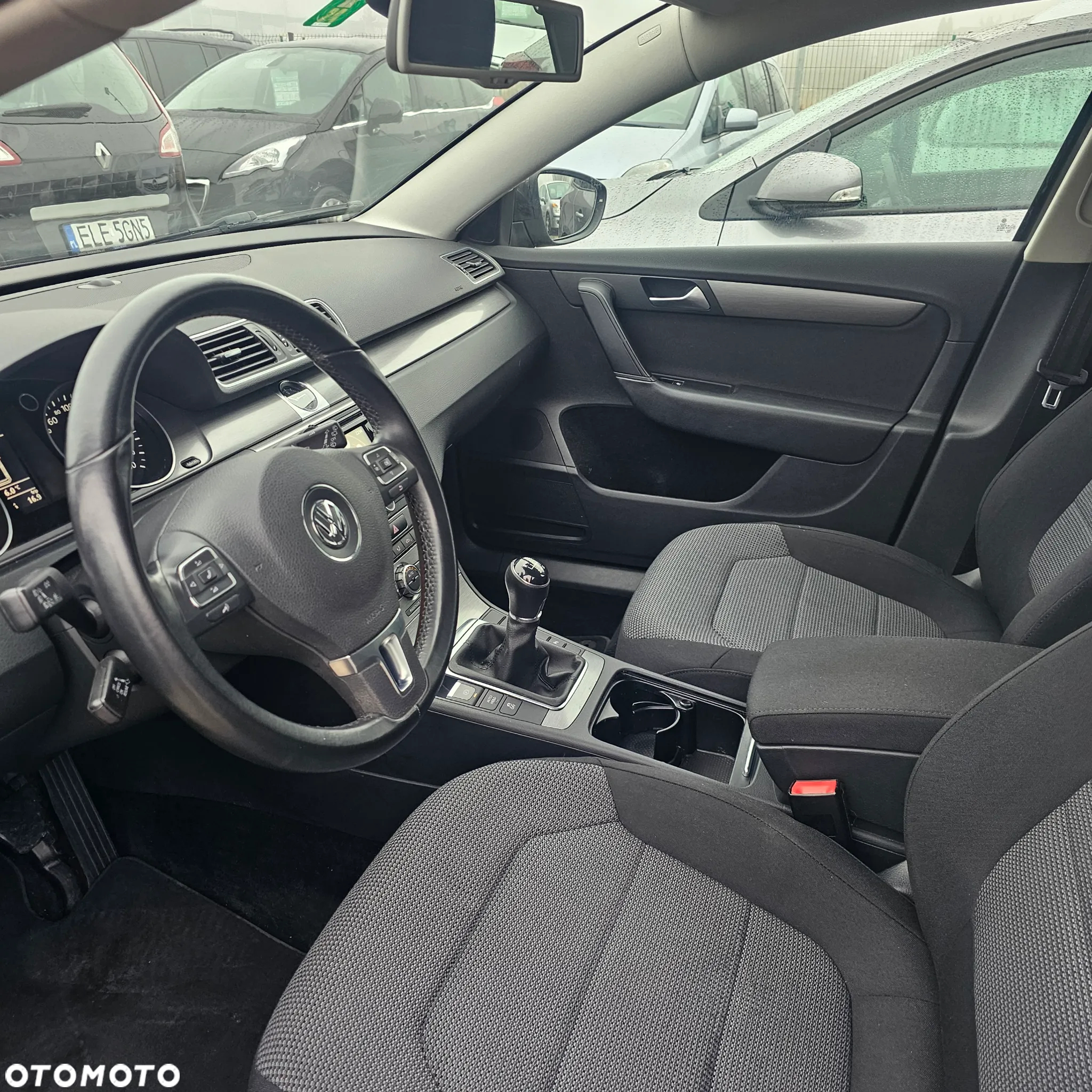 Volkswagen Passat - 16