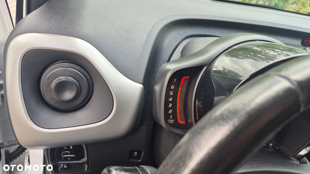 Toyota Aygo x-clusiv - 24