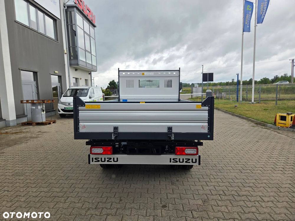Isuzu M27 - 2