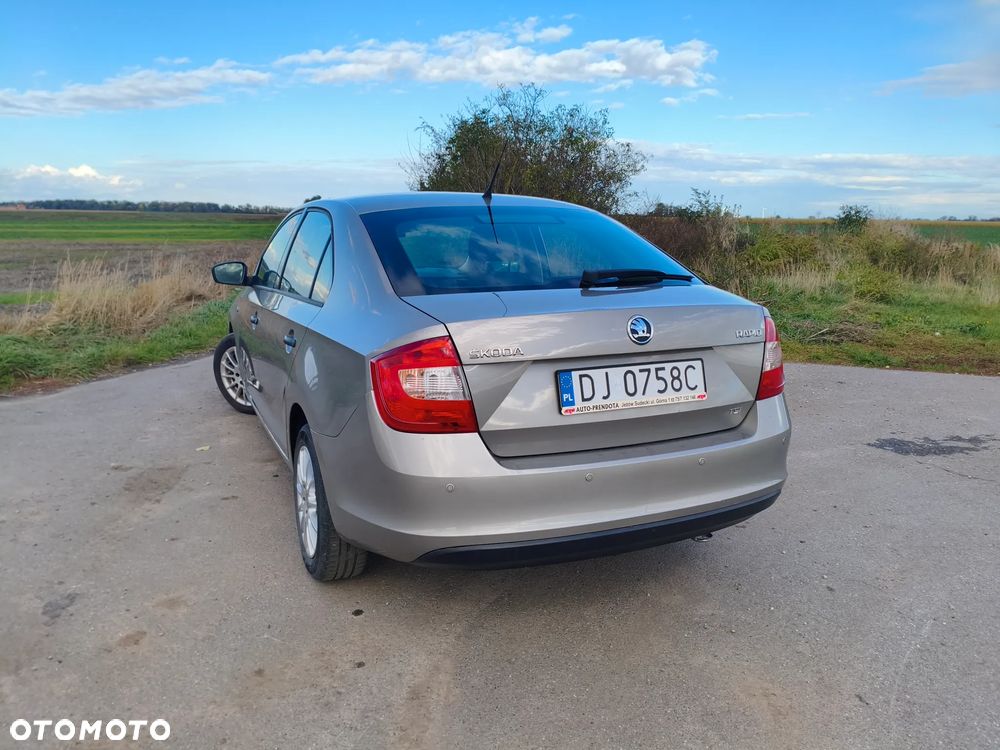 Skoda RAPID - 13