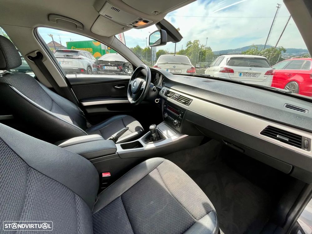 BMW 318 d Touring - 15