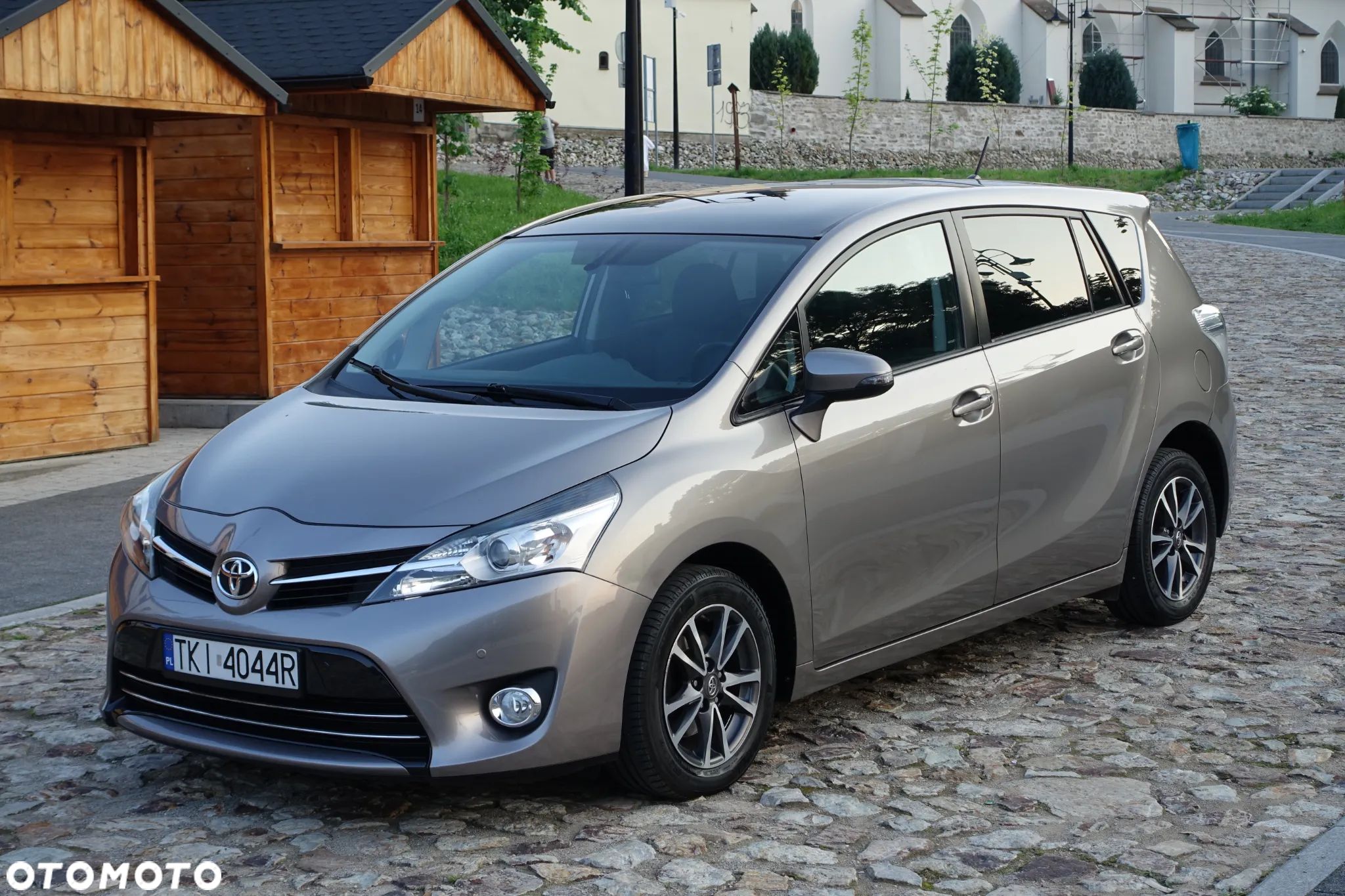 Toyota Verso 1.6 D-4D Premium - 1