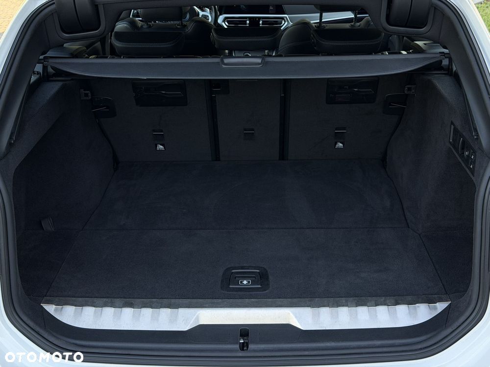 BMW Seria 3 320e M Sport - 39