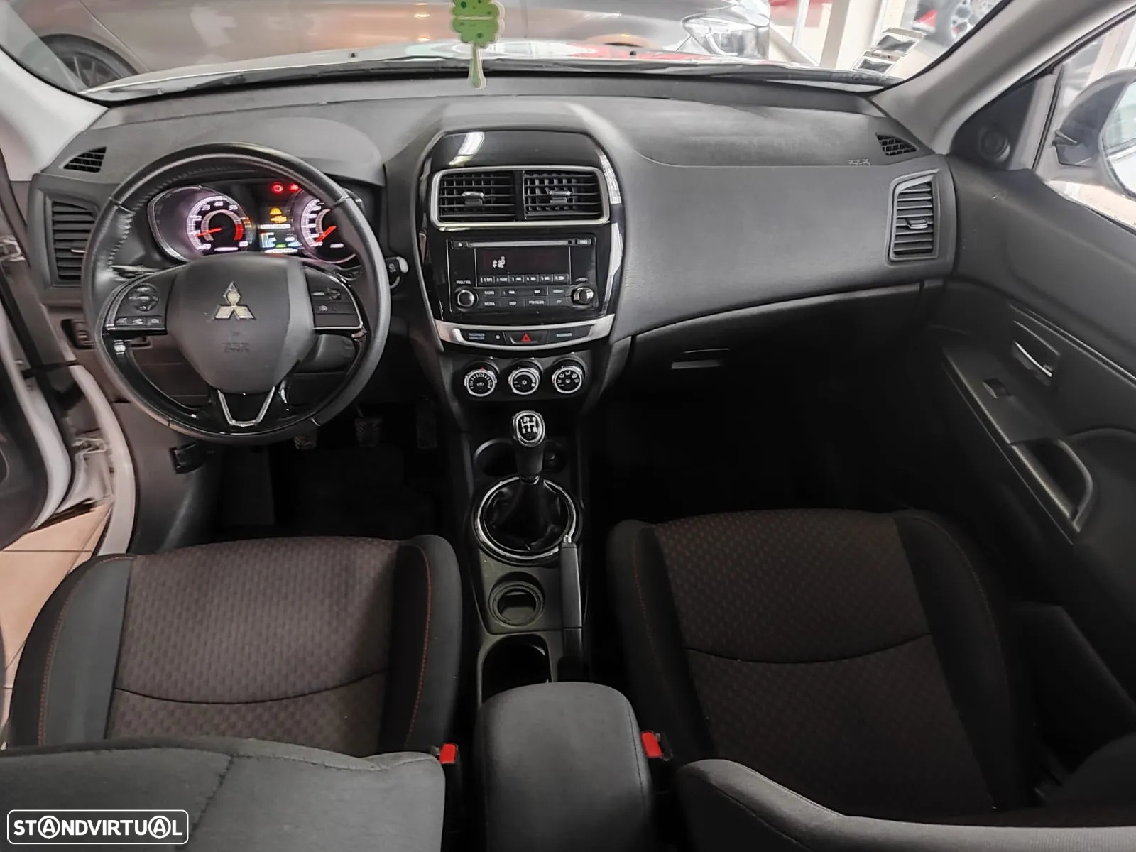 Mitsubishi ASX 1.6 MIVEC Intense - 19