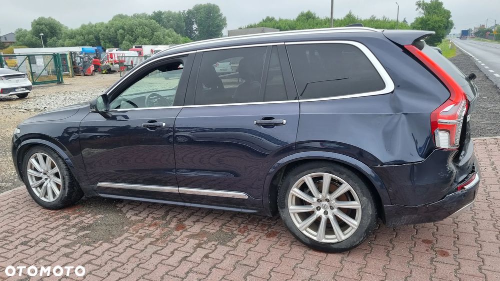 Volvo XC 90 - 1