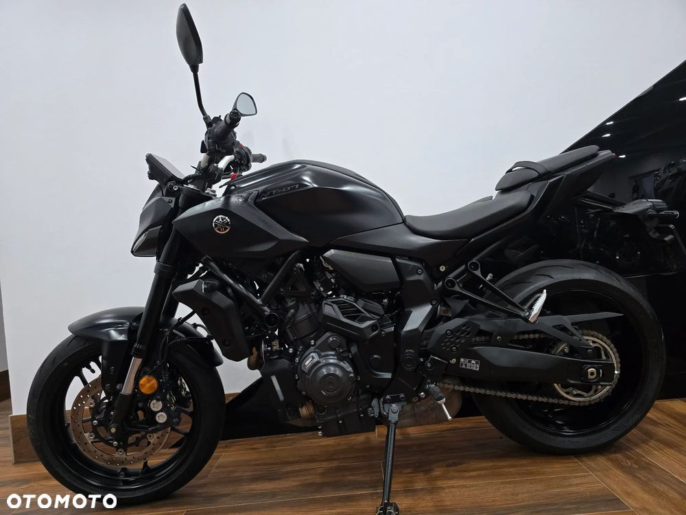 Yamaha MT - 27