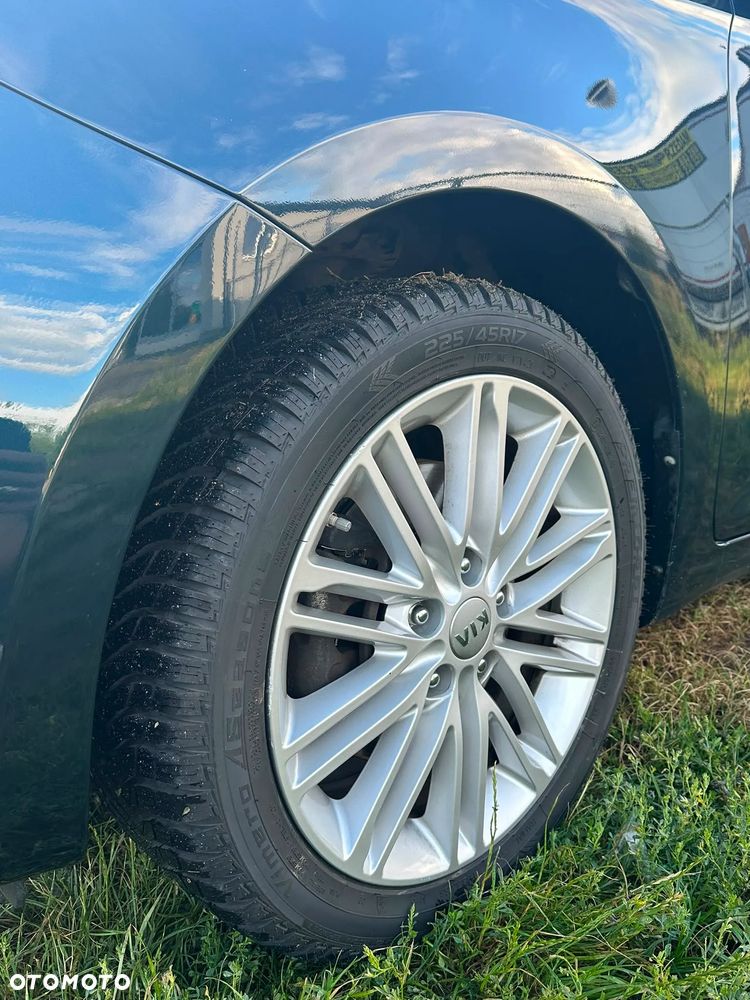 Kia Carens 1.7 CRDi 115 Dream Team Edition - 18