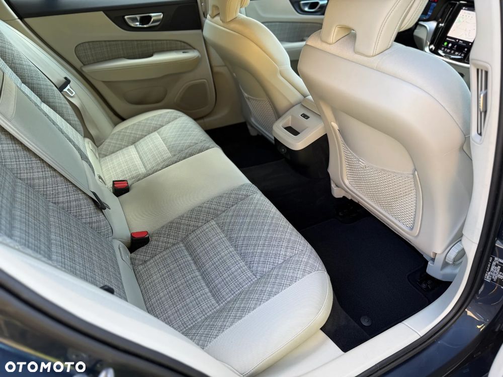 Volvo V60 B4 D Core - 12