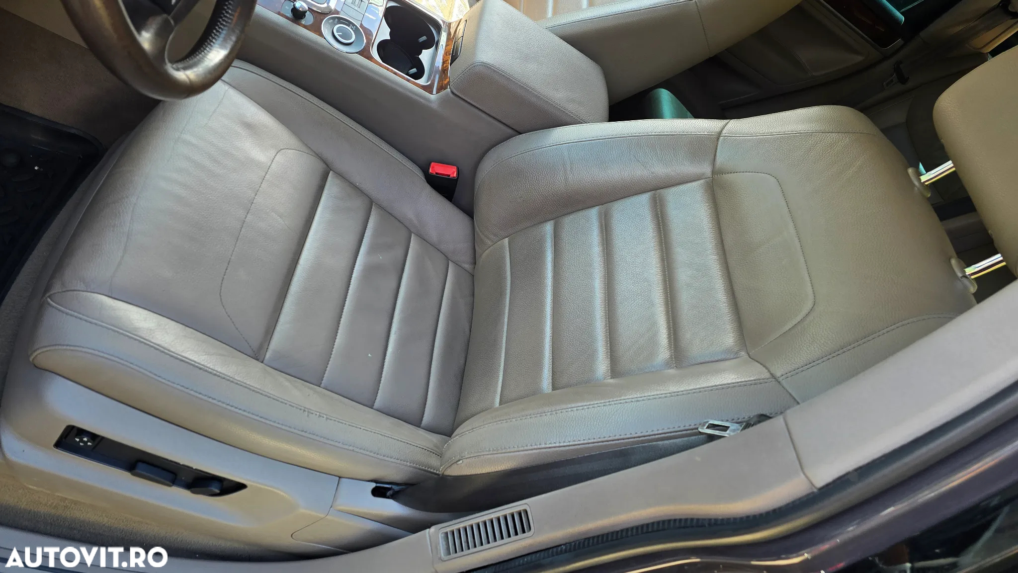 Volkswagen Touareg - 17
