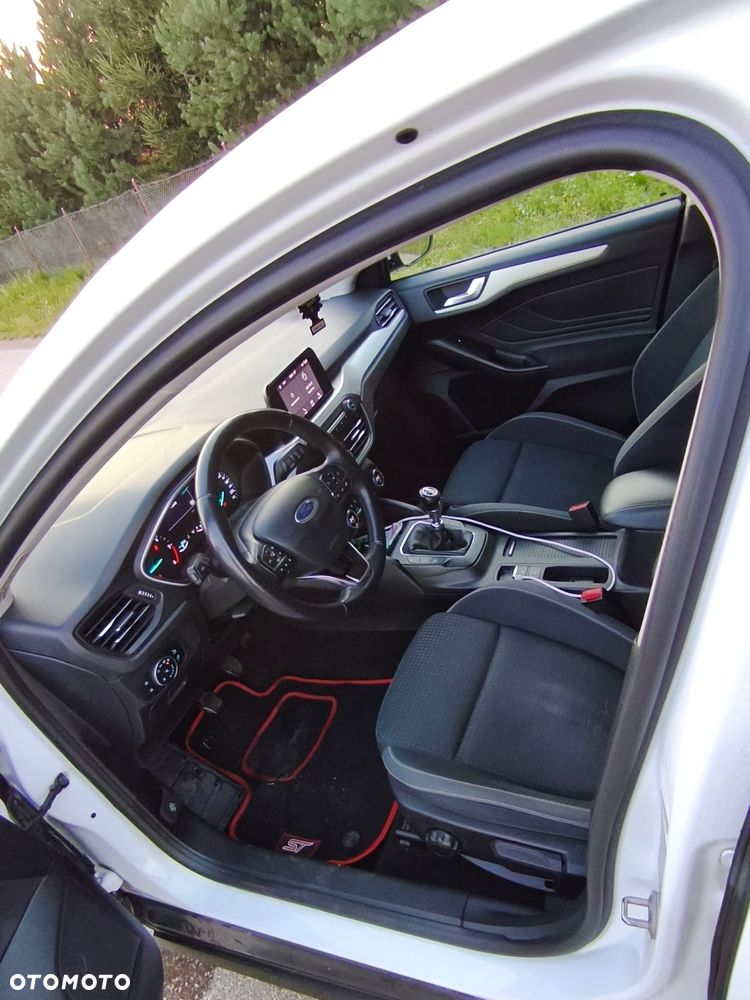 Ford Focus - 8
