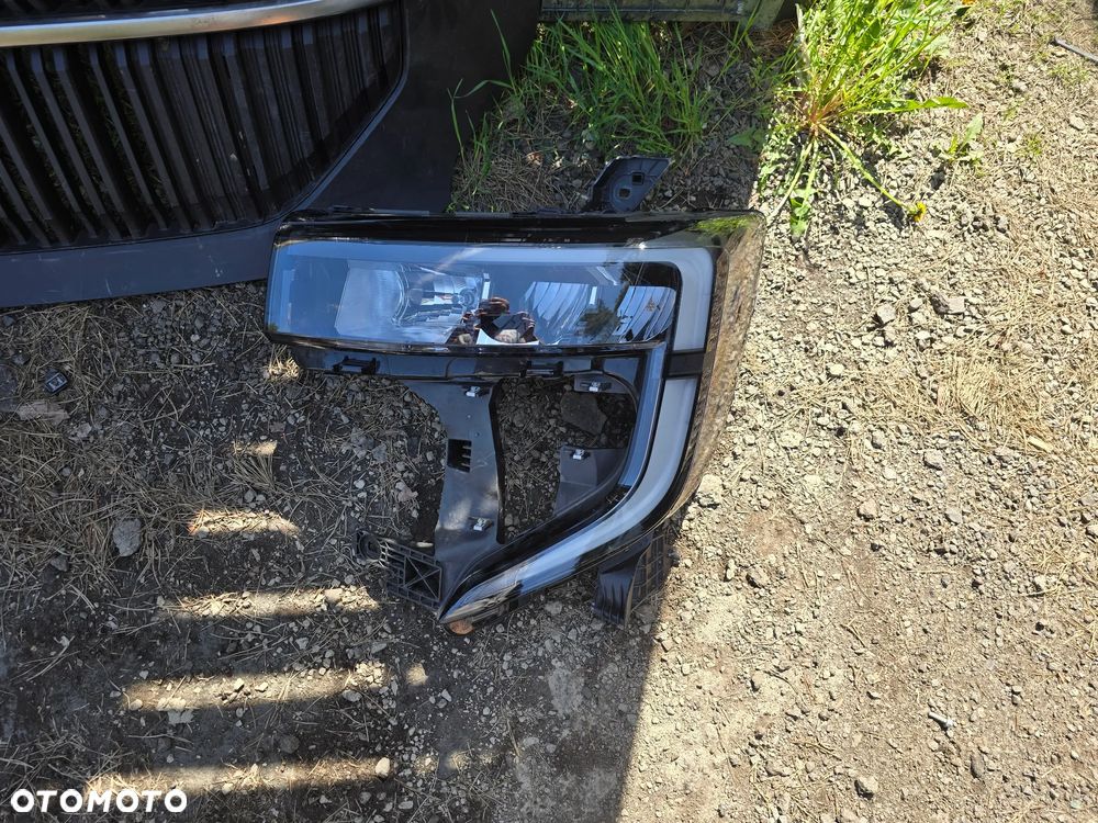 Renault master V 2025 grill atrapa lampa led - 2