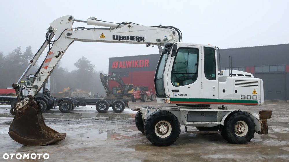 Liebherr 900C - 1