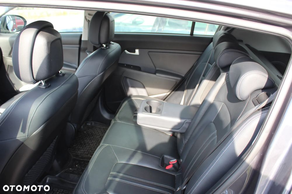 Kia Sportage 1.7 CRDI 2WD ISG Dream-Team Edition - 16