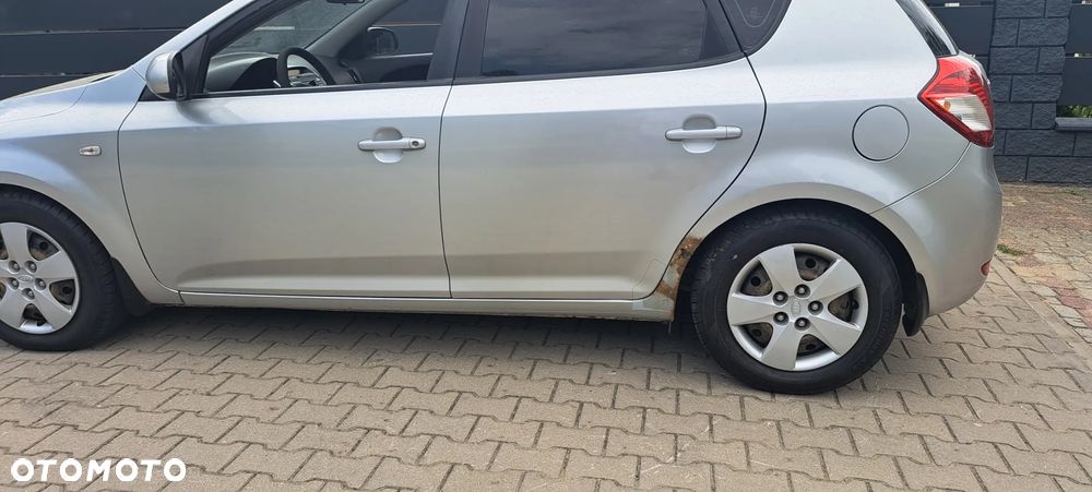 Kia Ceed 1.4 Comfort + - 6