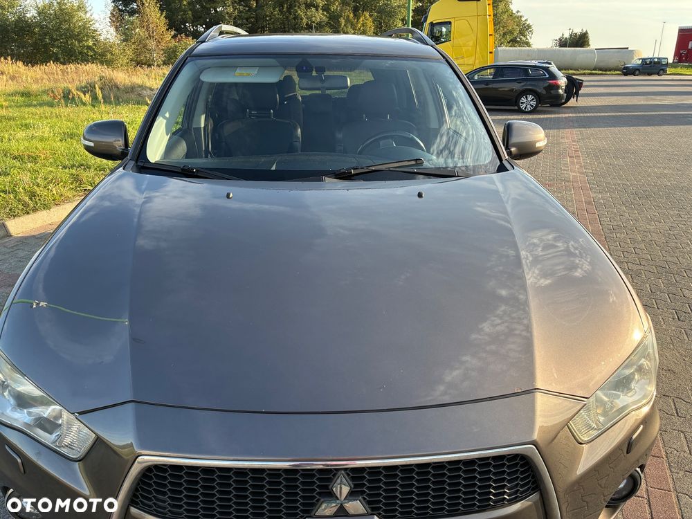Mitsubishi Outlander - 9