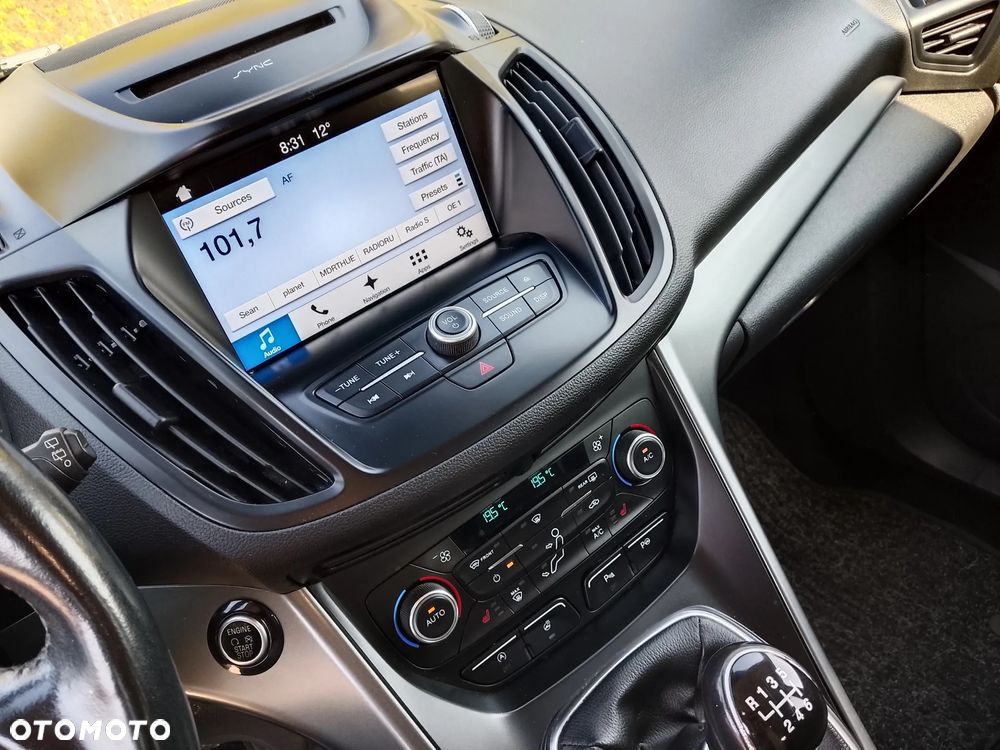 Ford Kuga 2.0 TDCi 2x4 Titanium - 13