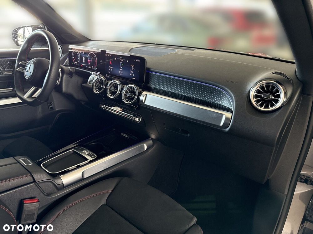 Mercedes-Benz GLB - 18