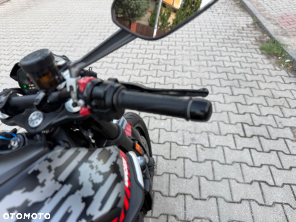 Ducati Monster - 19