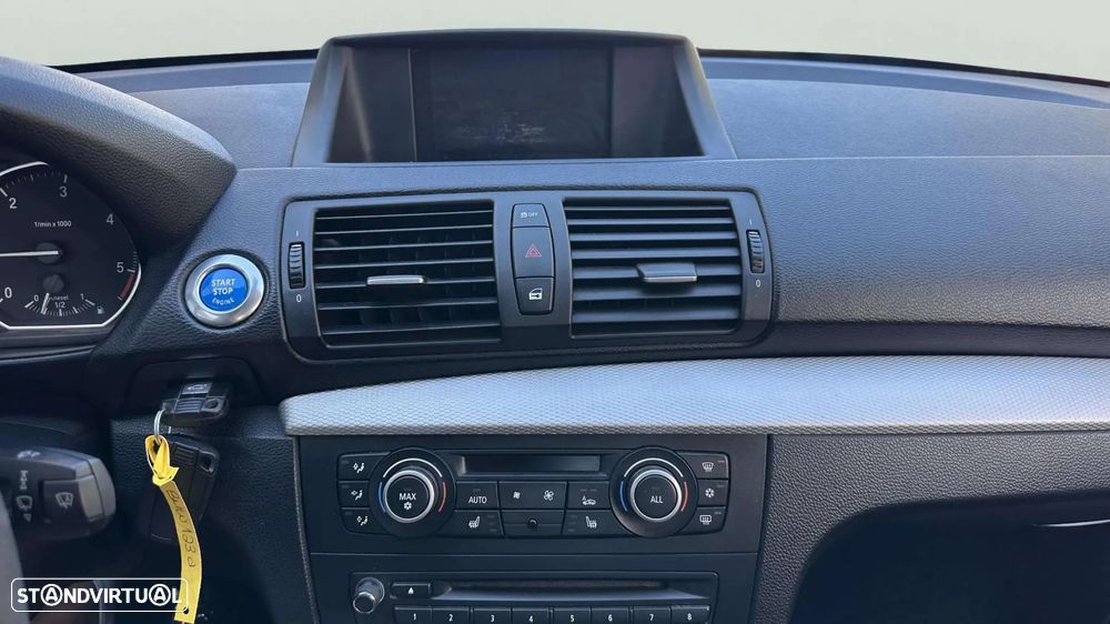 BMW 123 d Limited Edition Lifestyle c/ M Sport Pack - 12