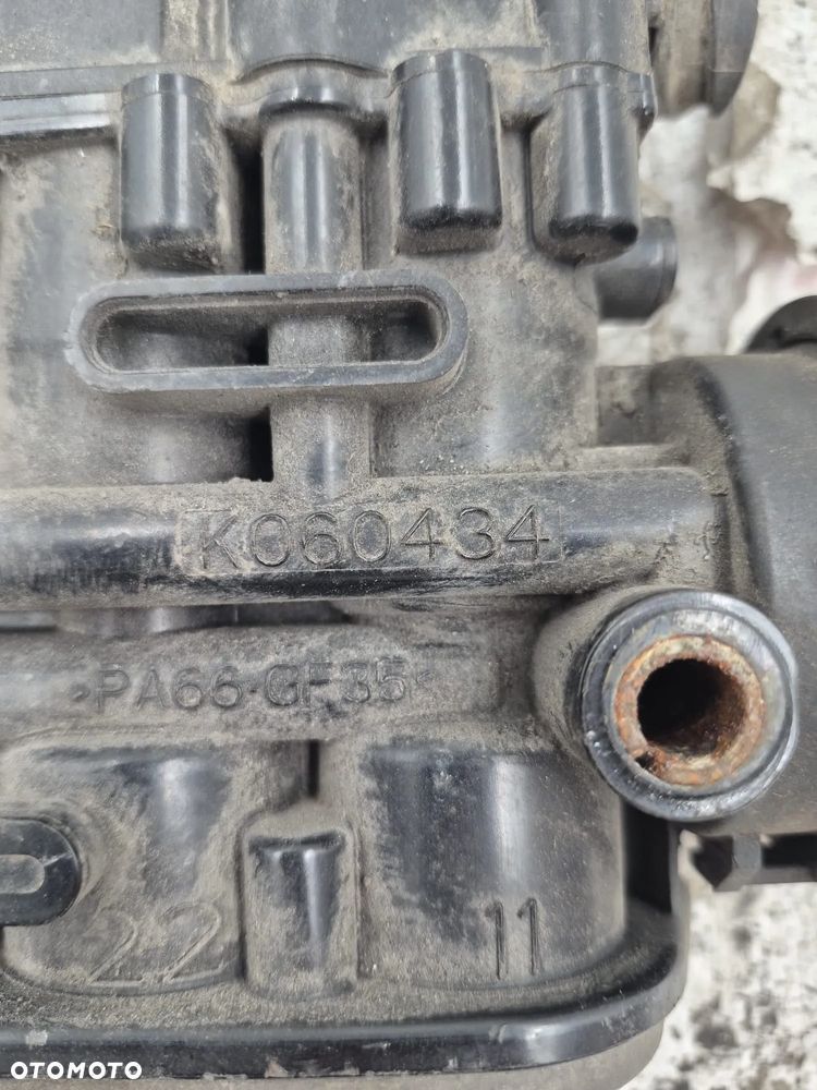 ZAWÓR REGULACJI PODUSZEK ECAS  VOLVO FH - 3