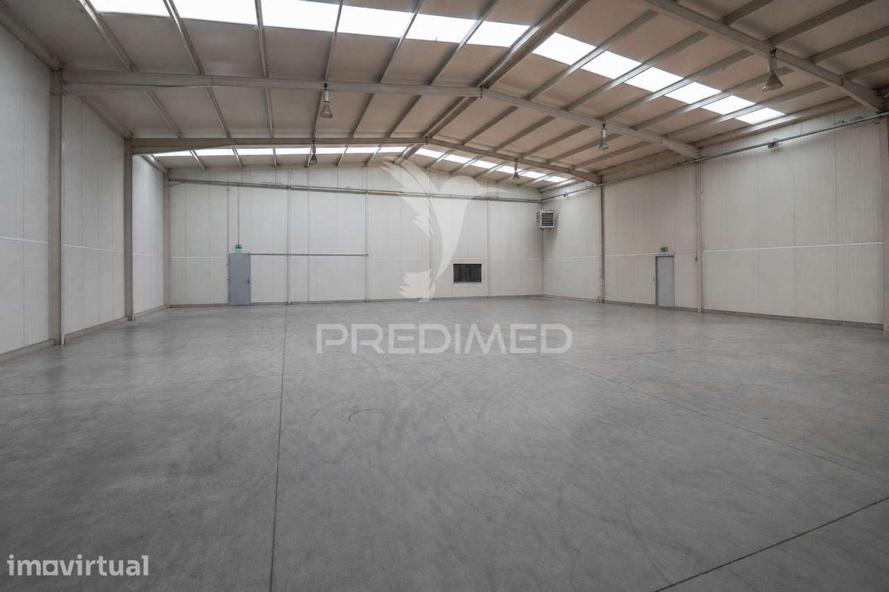PAVILHÃO INDUSTRIAL PARA ARRENDAMENTO | 930 m² | PRADO, VILA VERDE - Grande imagem: 3/24