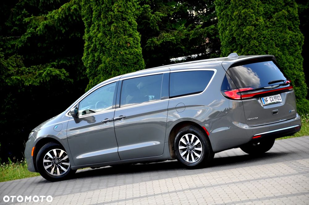 Chrysler Pacifica - 20