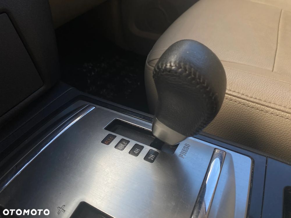 Mitsubishi Pajero 3.2 DID Instyle - 24