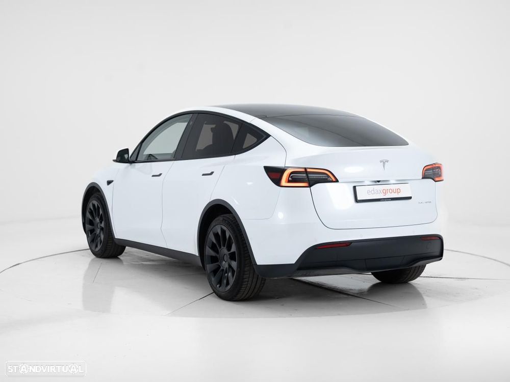 Tesla Model Y Long Range Dual Motor AWD - 5