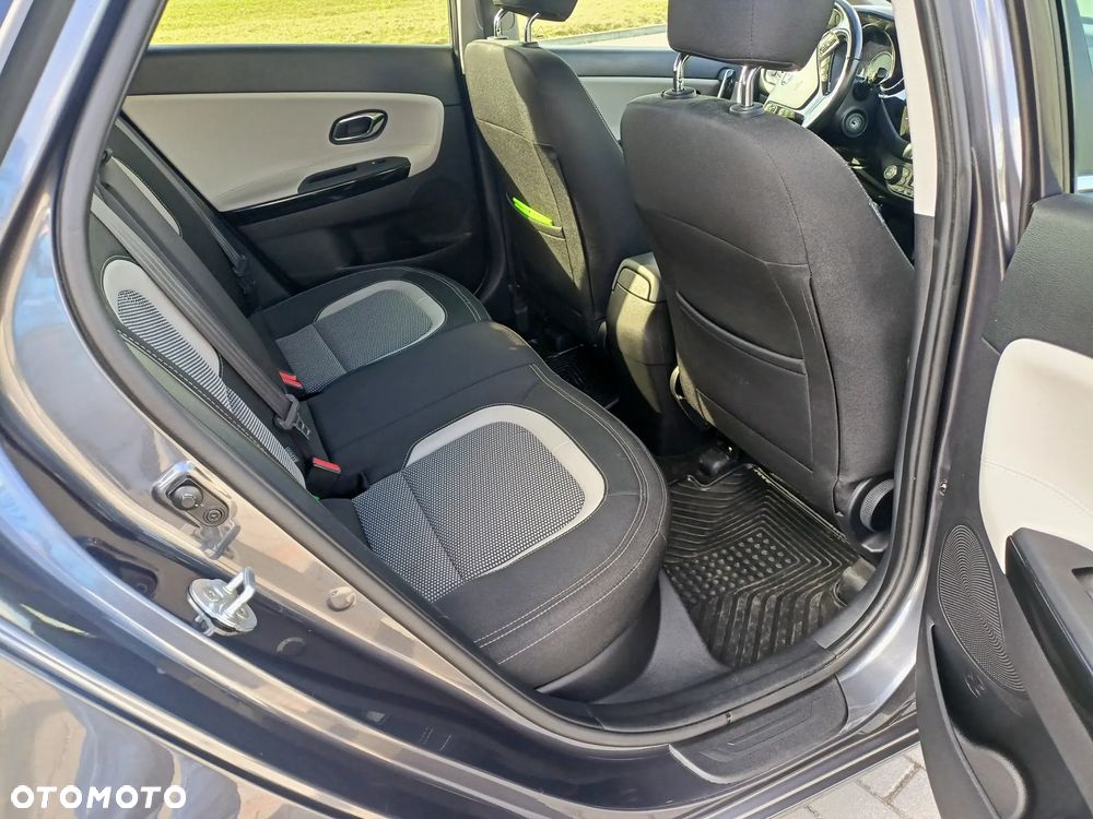 Kia Ceed 1.6 CRDi 128 Dream-Team Edition - 9