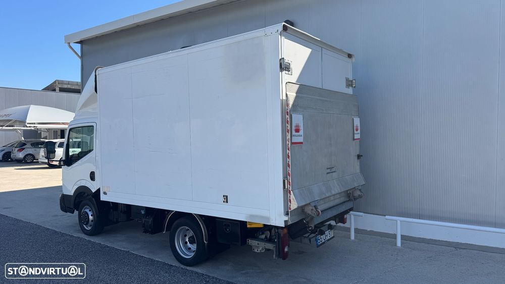 Nissan Cabstar C/ Plat. Elevatória NT 400 3.0 dCi