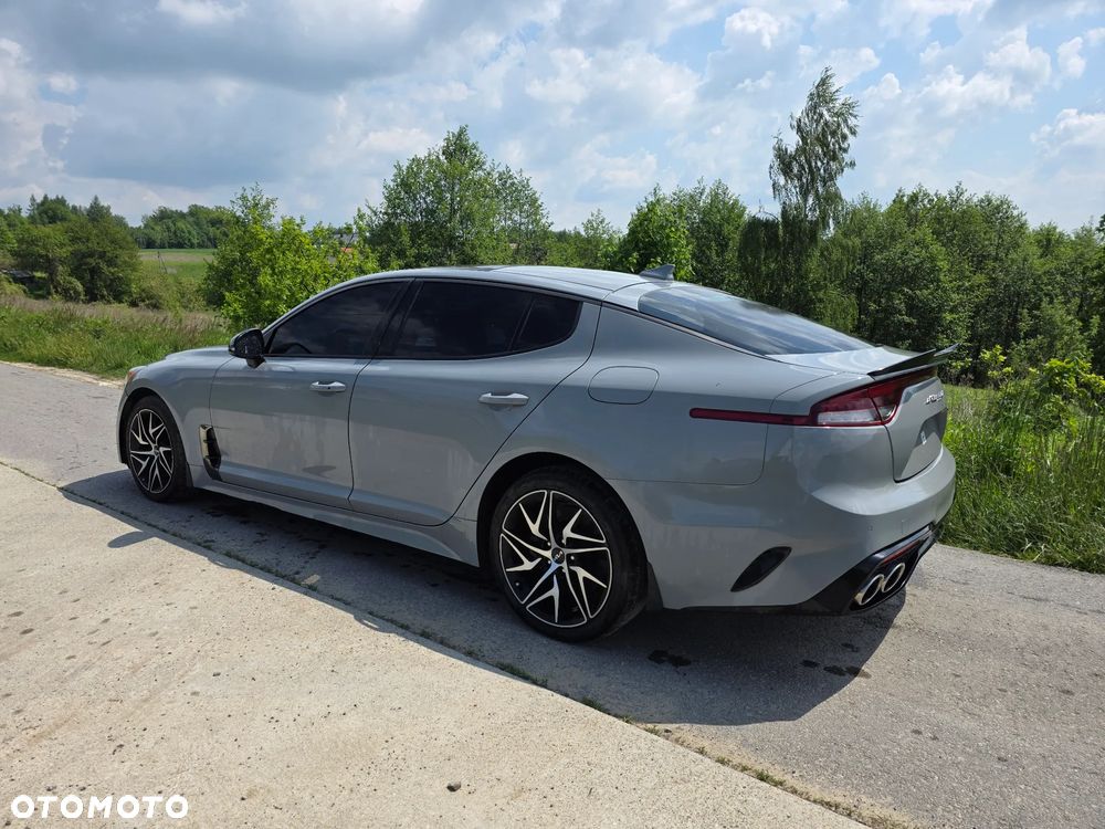 Kia Stinger - 4